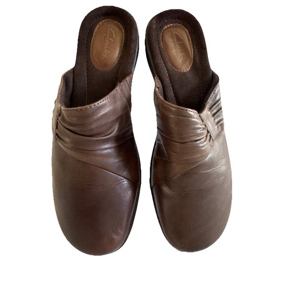Clarks Women’s Brown Leather Mules Clogs 7.5 N Mid Block Heel Casual Work Shoes - Picture 5 of 11